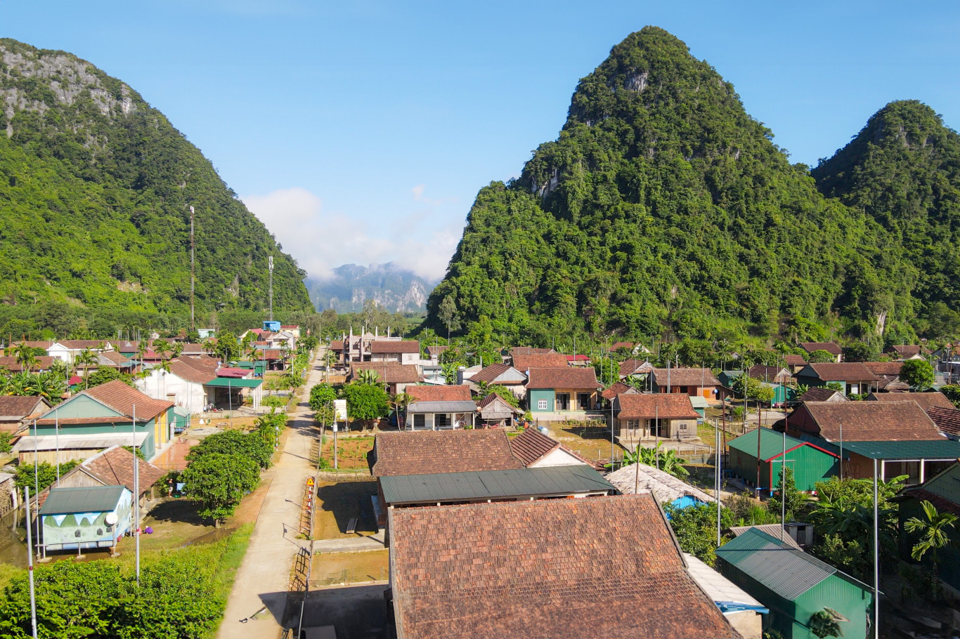 Cảnh quan thiên nhiên và một cộng đồng gắn kết là tài nguyên du lịch quý báu của Làng du lịch thích ứng thời tiết Tân Hóa, Quảng Bình - Ảnh: Hoàng An